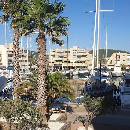 Face Mer Entre Plage Et Marina Bormes-les-Mimosas Extérieur photo
